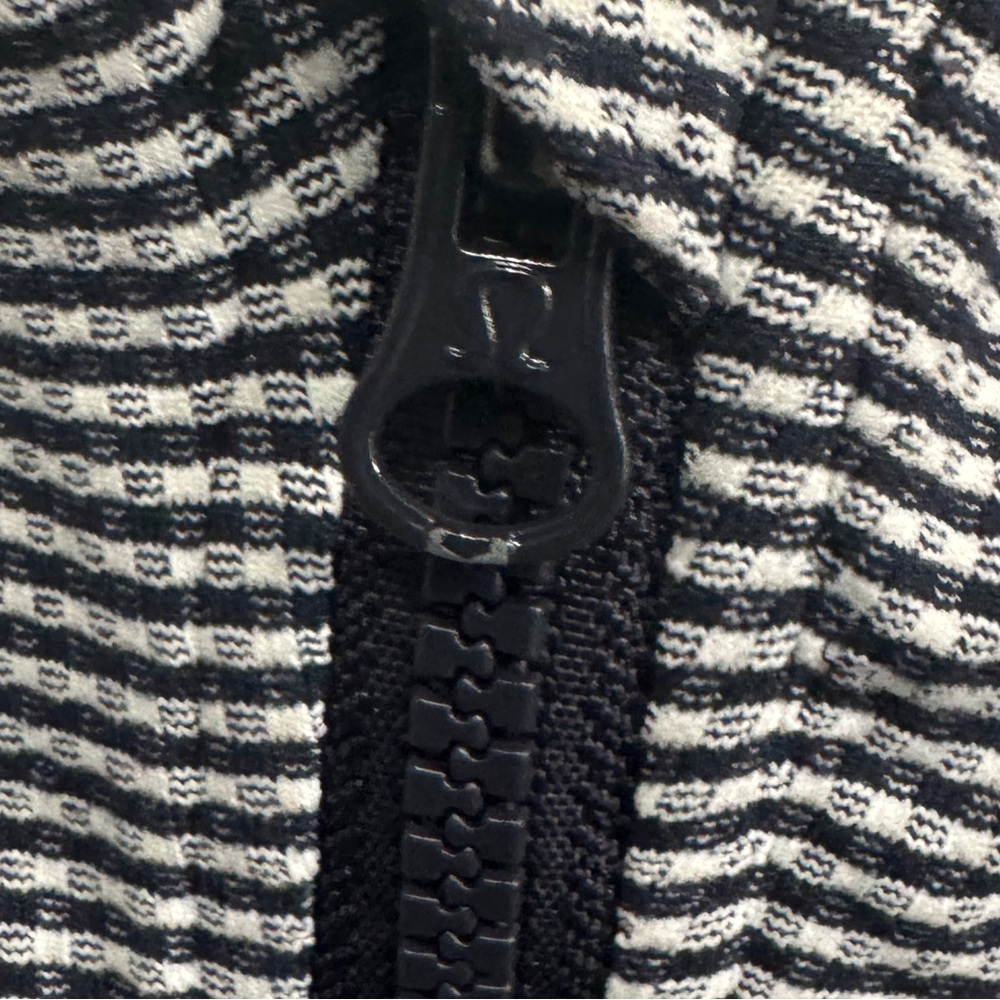 Lululemon Forme Jacket - Picture 9 of 13